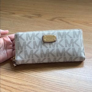 Michael Kors wallet